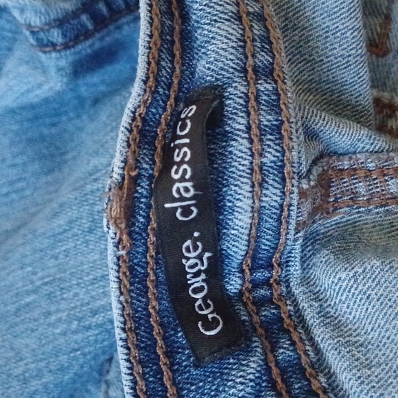 Free Add-on Blue Jeans - Size 10 - Picture 6 of 8